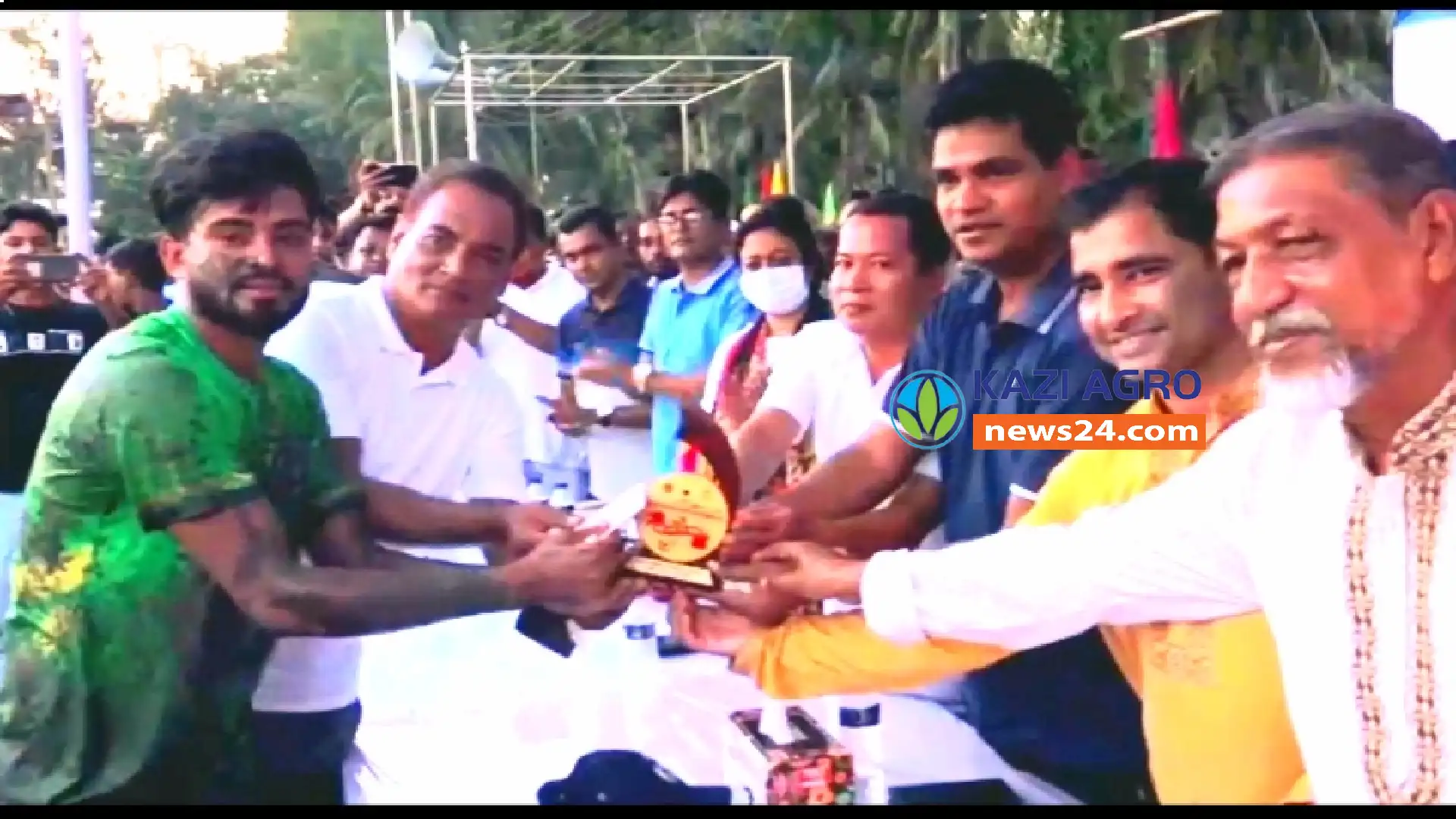 নোয়াখালী পুলিশ সুপার গোল্ডকাপ ফুটবল খেলায় হাতিয়া থানা ১-০ গোলে বিজয়ী