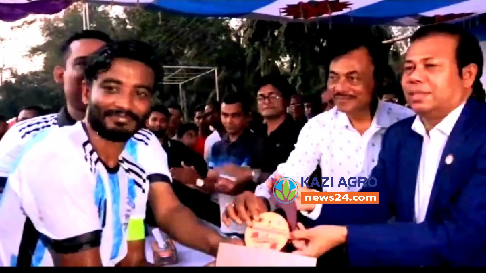 নোয়াখালী আন্তঃ থানা পুলিশ সুপার গোল্ডকাপ ফুটবল টুর্নামেন্টের উদ্বোধন