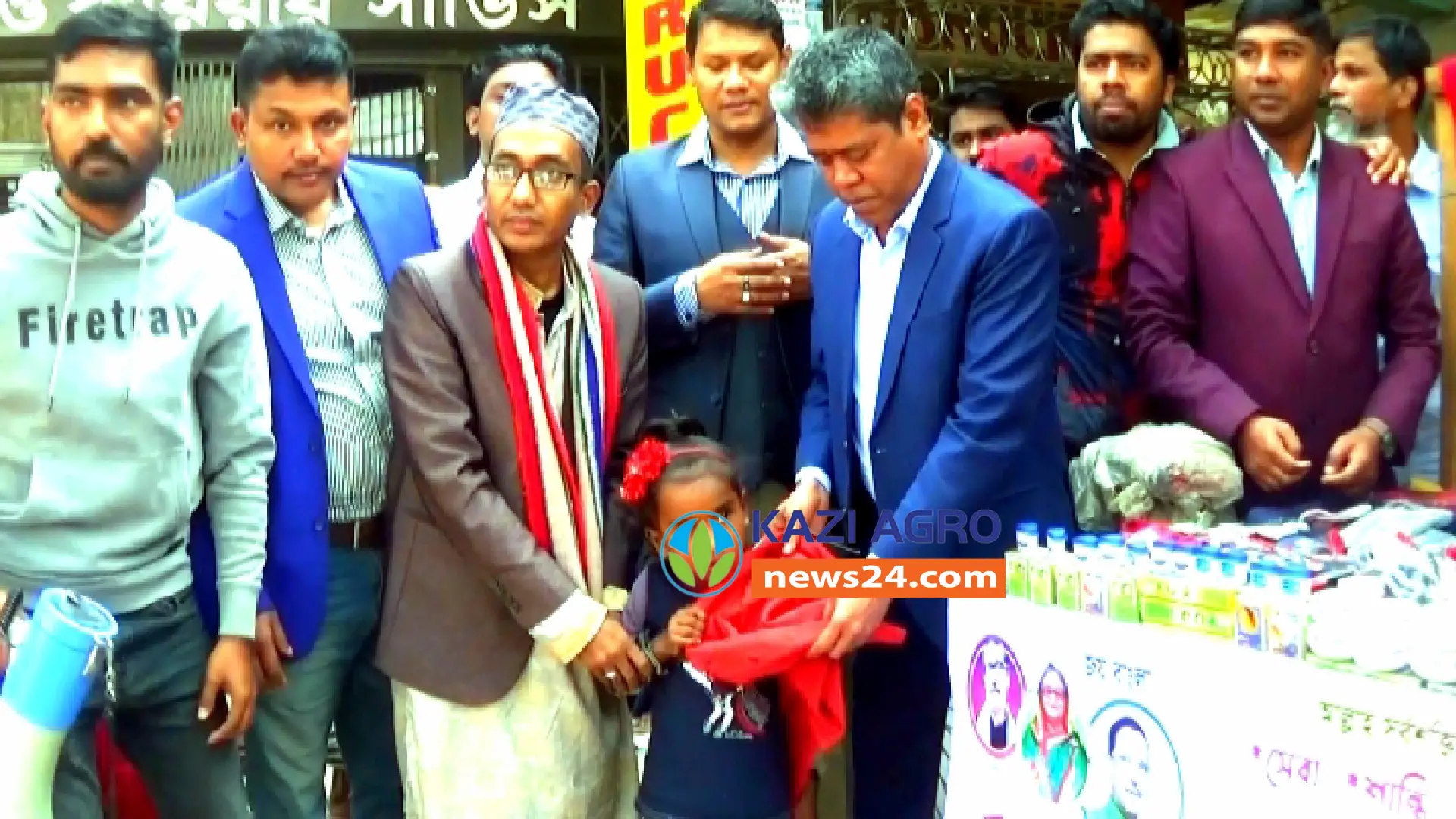 নোয়াখালীতে পথ শিশু ও গরিব অসহায় শীতার্তদের মাঝে বিনামূল্যে শীতবস্ত্র বিতরণ
