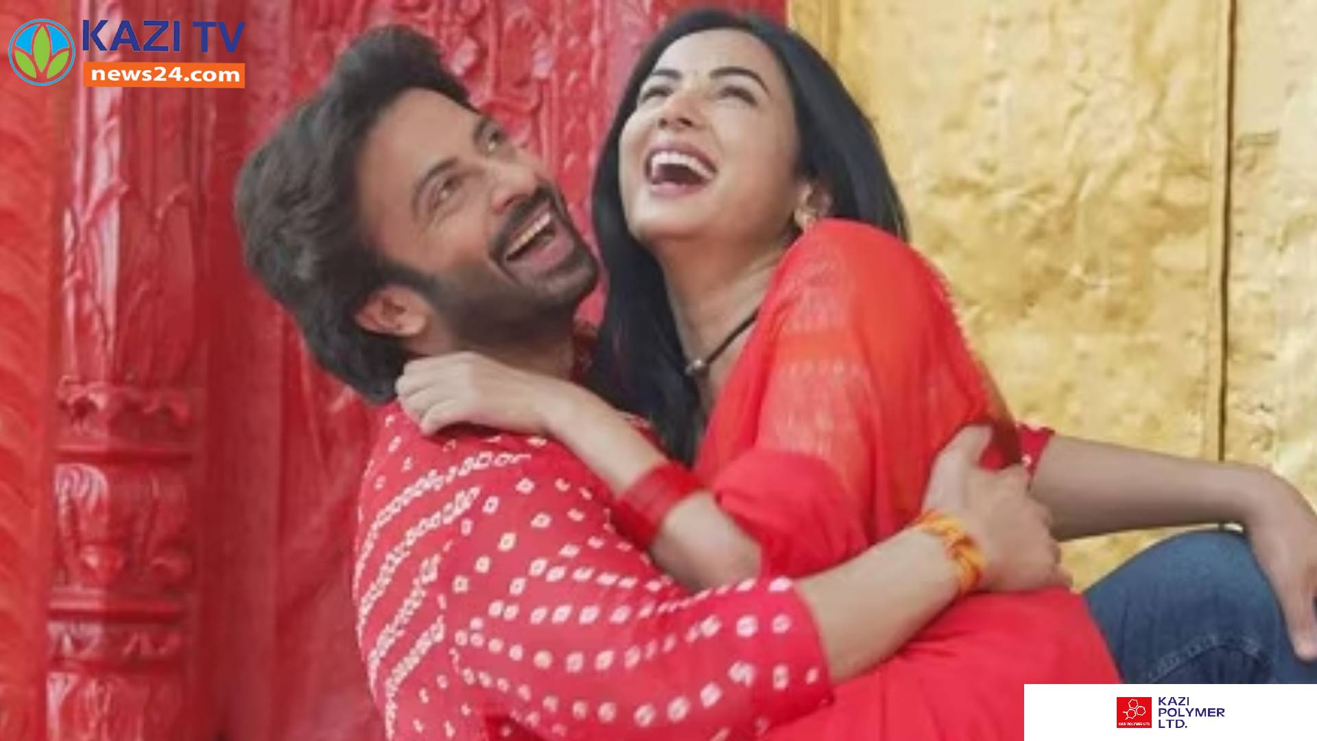 পদ্মাপারের হিরো শাকিবের কোলে বসে বলিউডের লাস্যময়ী নায়িকা! এত 'দরদ' কেন?