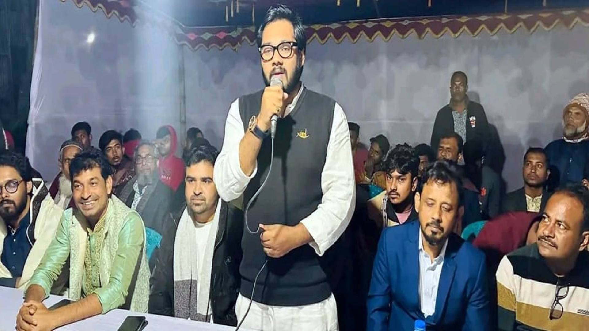 পশ্চিম সুজাতপুর নাইট মিনি ক্রিকেট টুর্নামেন্ট নৌকা বিজয়ী হলে মতলবে স্টেডিয়ামে করা হবে