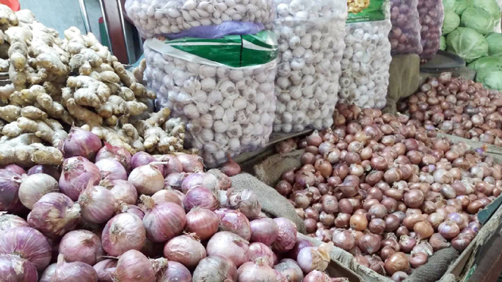 পেঁয়াজের দাম আরও বেড়েছে