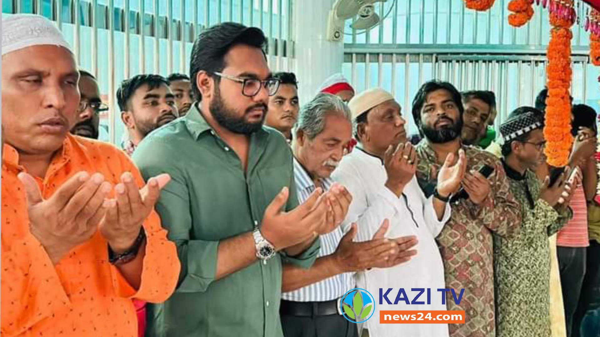 প্রয়াত দিপু চৌধুরীর স্মরণে সাদুল্লাপুরে আক্তার সরকারের উদ্যেগে ইফতার মাহফিল