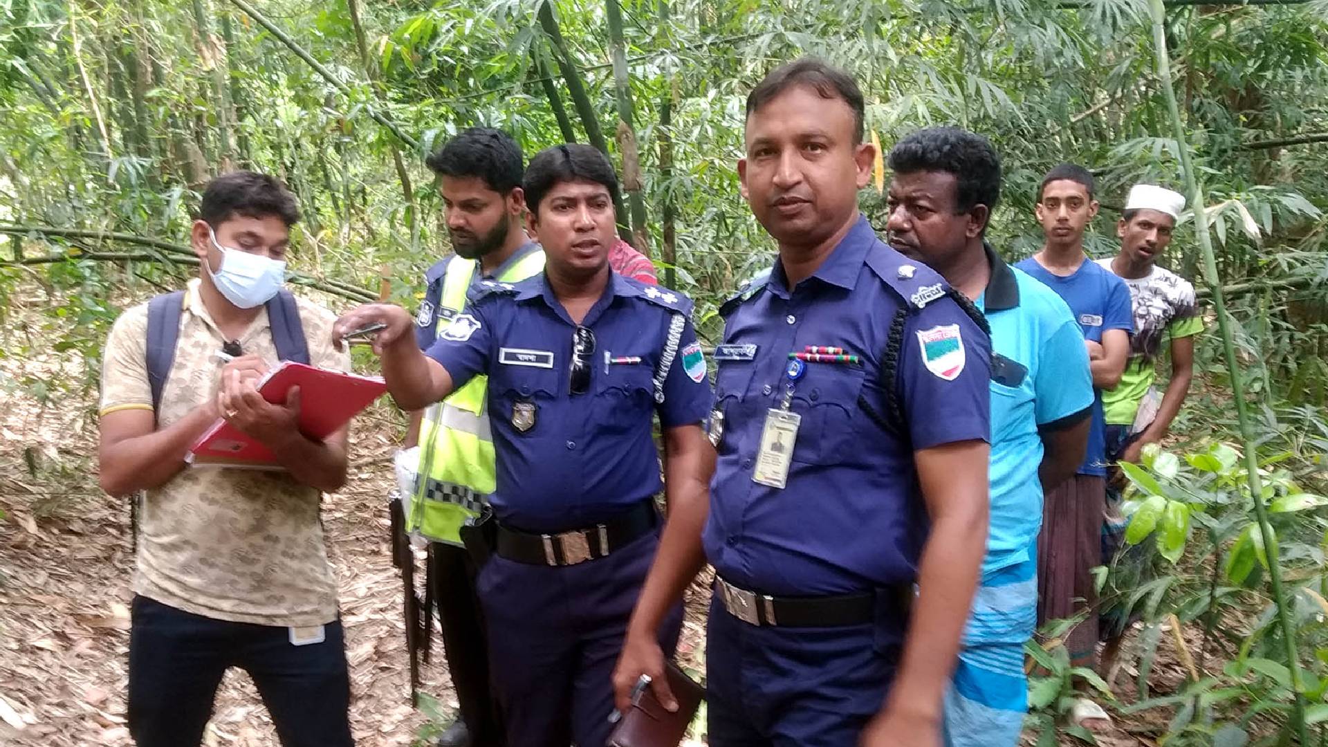 ফকিরহাটে ষাটোর্ধ্ব নারীর মরদেহ ঝুলছিল কাঠাল গাছে