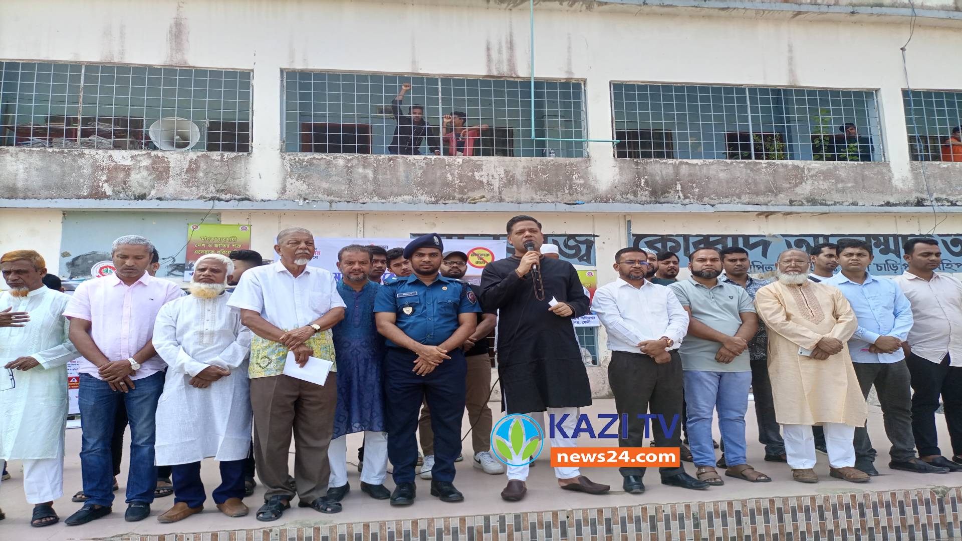 ফেনীতে প্রথম আলো বন্ধুসভার মাদক বিরোধী প্রচারণা