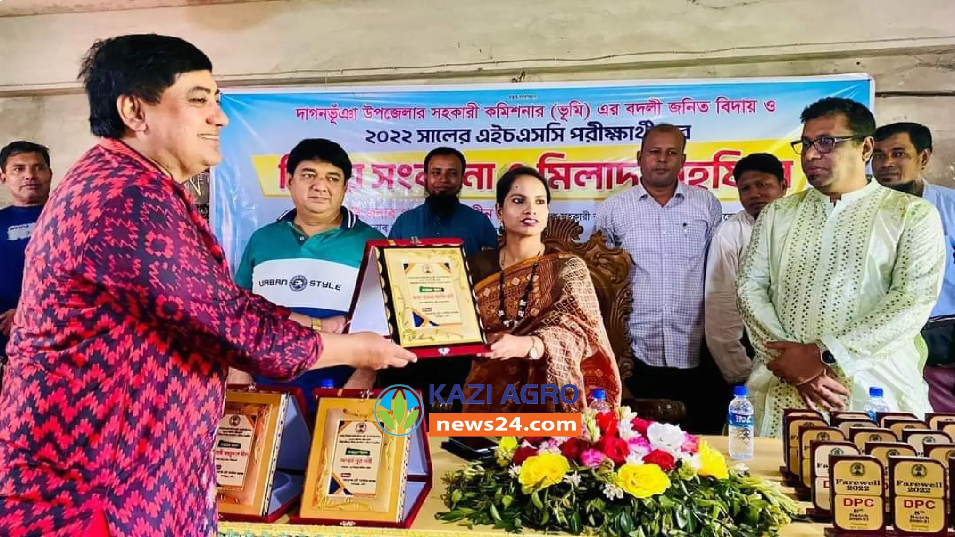 ফেনীর দরবেশেরহাট পাবলিক কলেজে বিদায় সংবর্ধনা ও মিলাদ মাহফিল