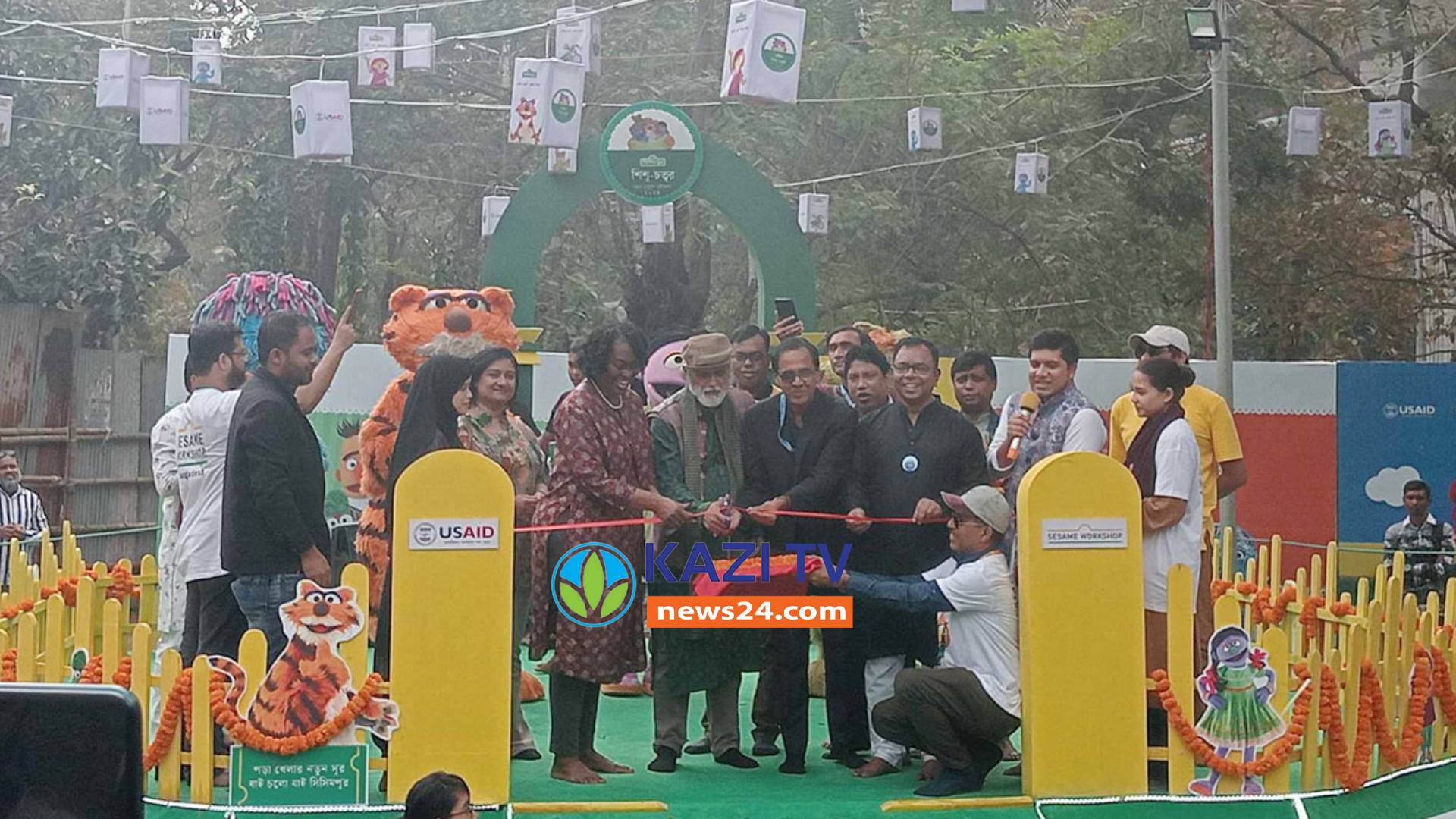 বই মেলায় শিশু প্রহরের উদ্বোধন