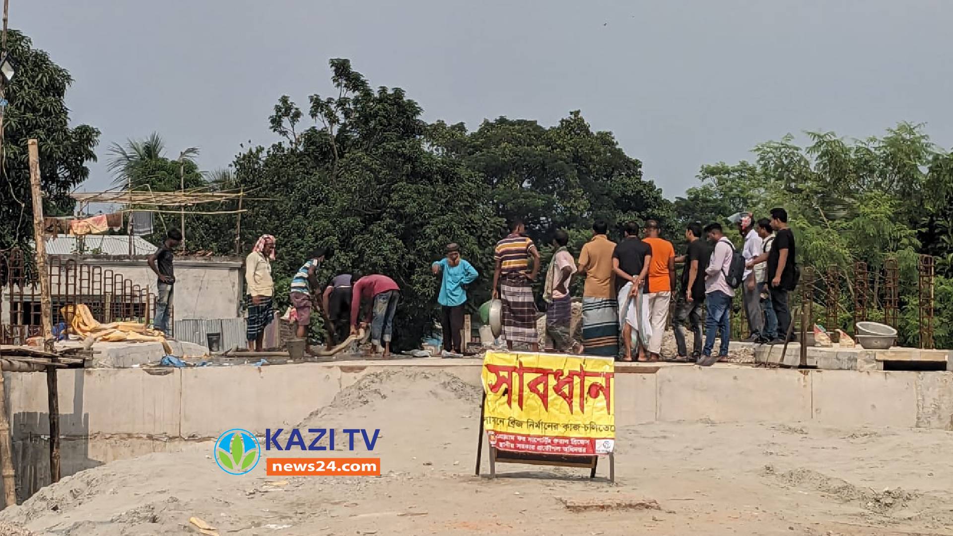 বন্দরে নিম্নমানের সামগ্রী দিয়ে ব্রিজ নির্মাণের অভিযোগ