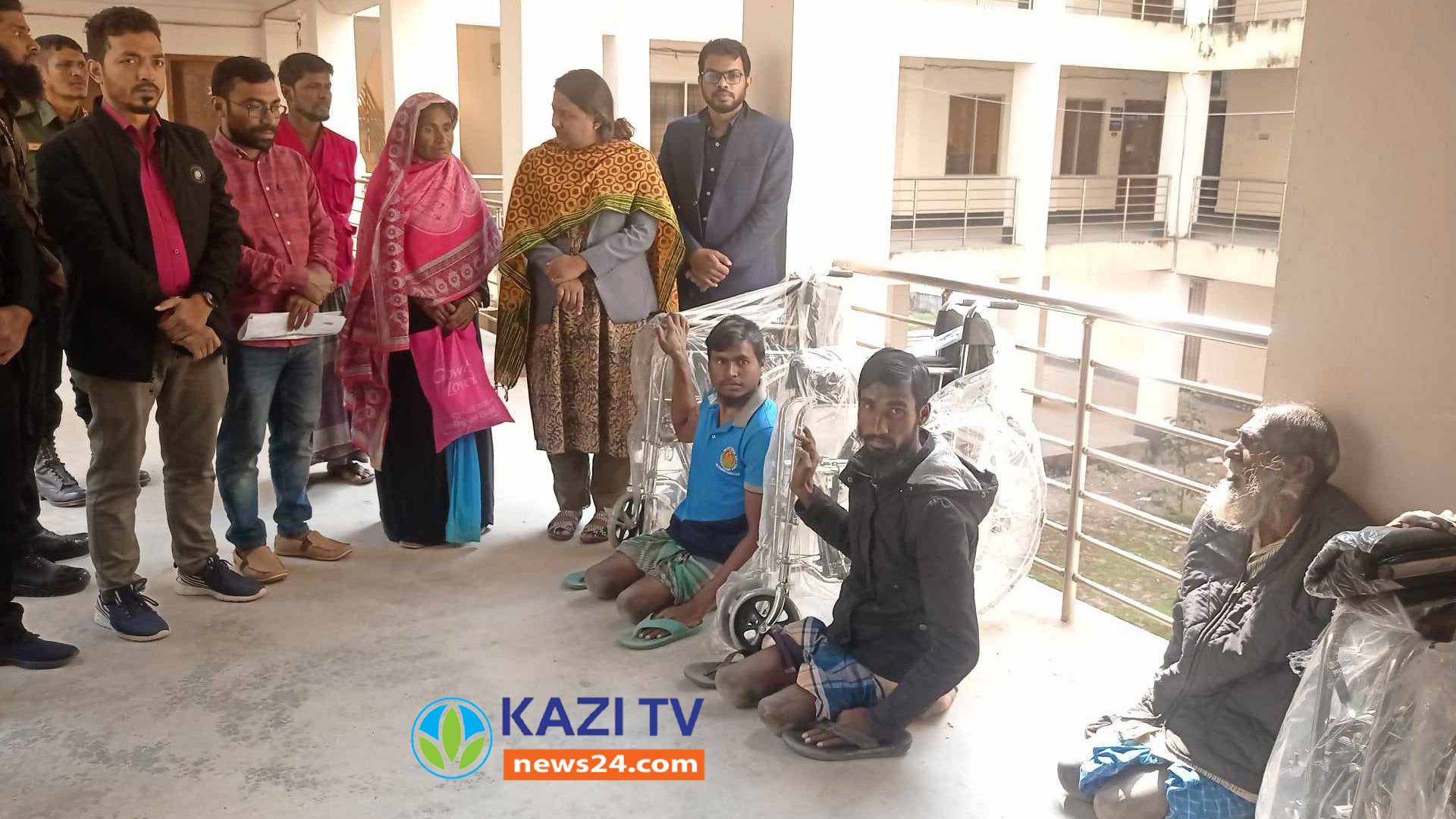 বরগুনাতে হুইল চেয়ার পেয়ে খুশি পিতা পুত্র  সেলিম জাহিদুল তৈহিদুল।