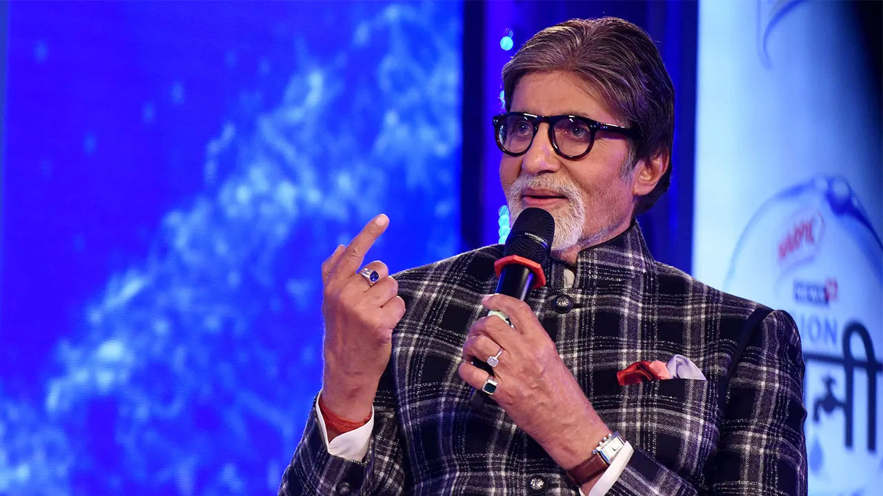 বাবা-মাকে বড় রেস্তোরাঁয় নিয়ে ধনীদের মাঝে নার্ভাস ছিলাম : অমিতাভ