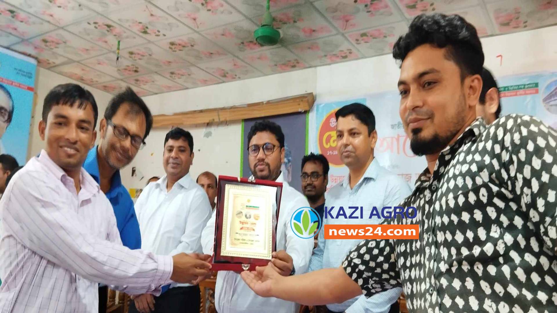 বোরহানউদ্দিনে জাতীয় স্থানীয় সরকার দিবসে মেলায় বোরহানউদ্দিন কৃষি অফিস শ্রেষ্ঠত্ব অর্জন