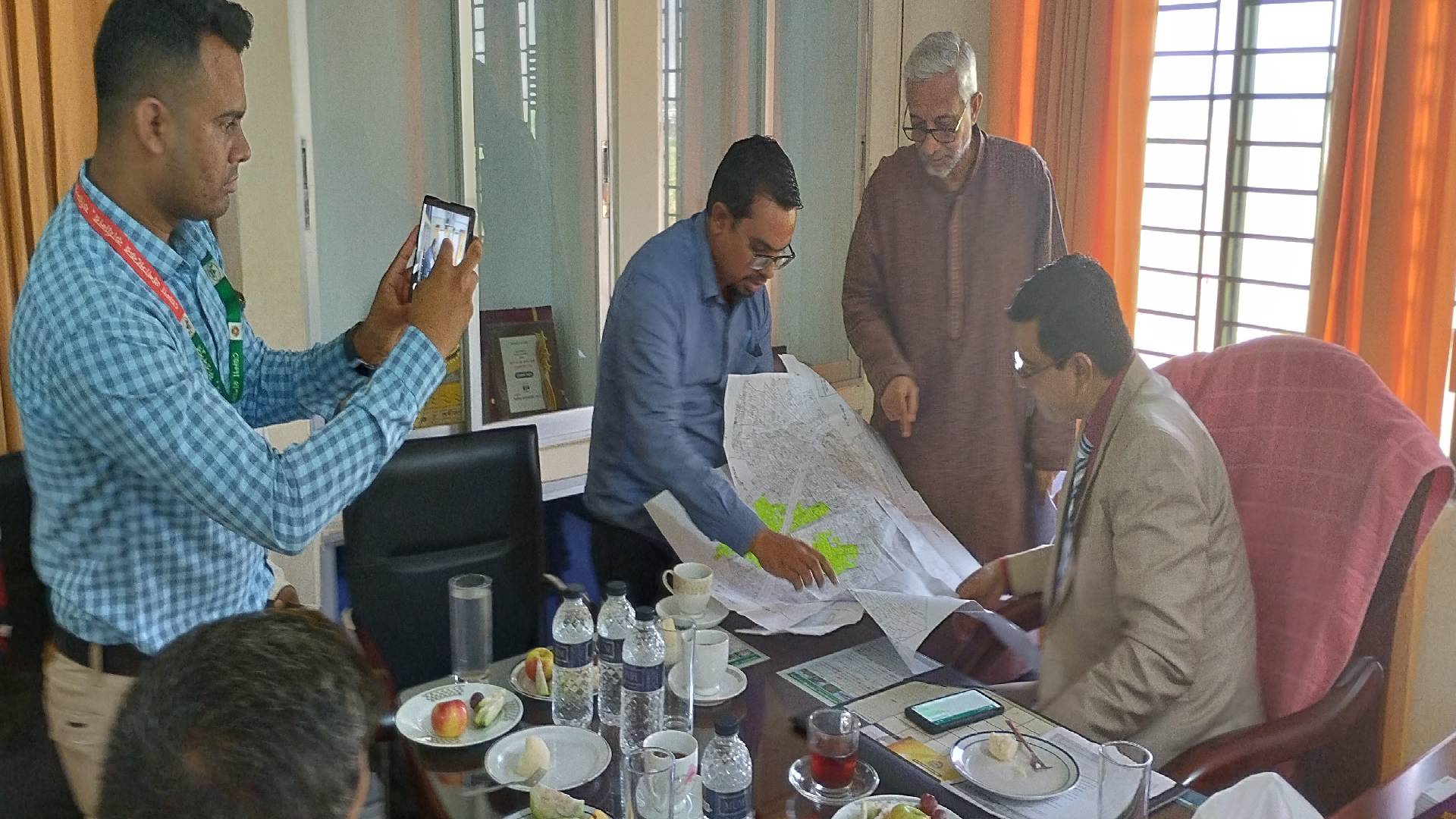 ভাঙ্গা পৌর সভা পরিদর্শনে জেলা প্রশাসক