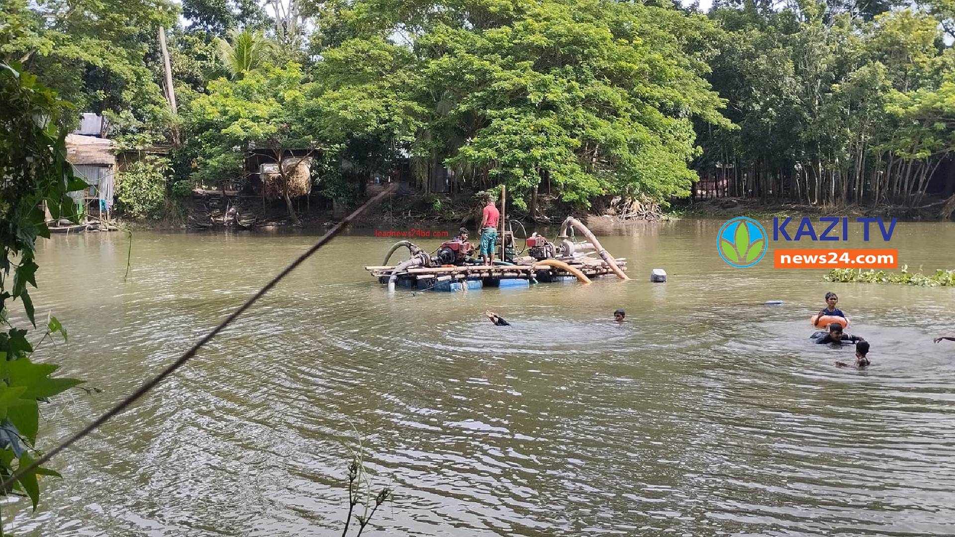 ভাঙ্গায় দুটি ড্রেজার জব্দ করেছে প্রশাসন