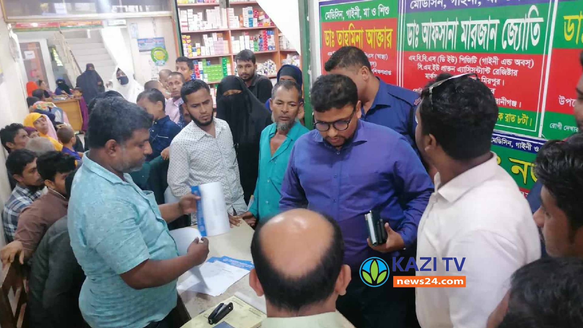 ভোলার বোরহানউদ্দিনে স্বাস্থ্য সেবা নিশ্চিত করতে ভ্রাম্যমাণ আদালত পরিচালনা করেন