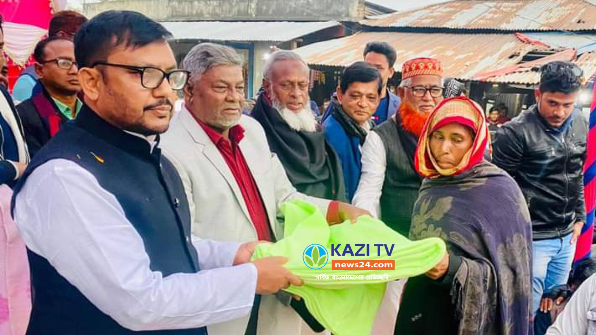 ভোলায় শীতার্তদের মাঝে প্রধানমন্ত্রীর উপহার শীতবস্ত্র বিতরণ এমপি শাওন
