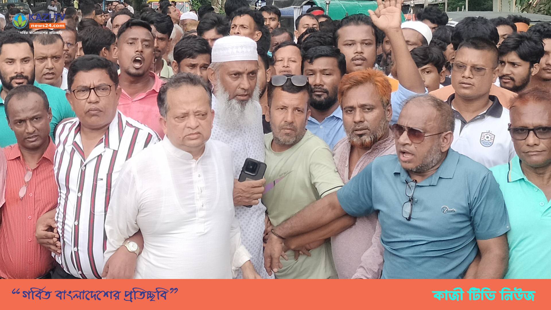 মতলব উত্তরে ওবায়দুর রহমান টিপু ও ডাঃ শামীম আহমেদের নেতৃত্বে আনন্দ মিছিল