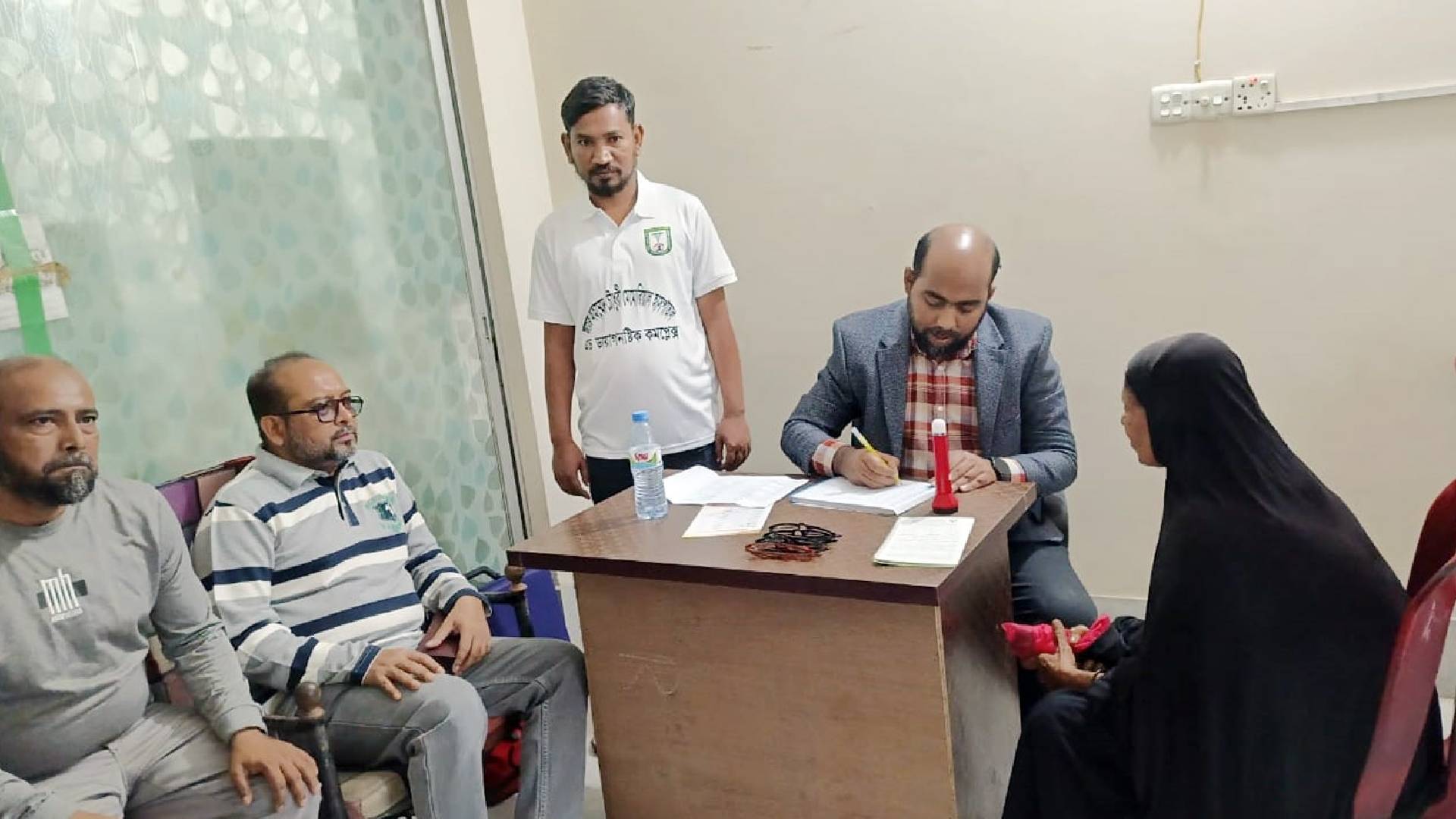 মতলব উত্তরে বিনামূল্যে চক্ষু চিকিৎসা পেলেন হাজার মানুষ