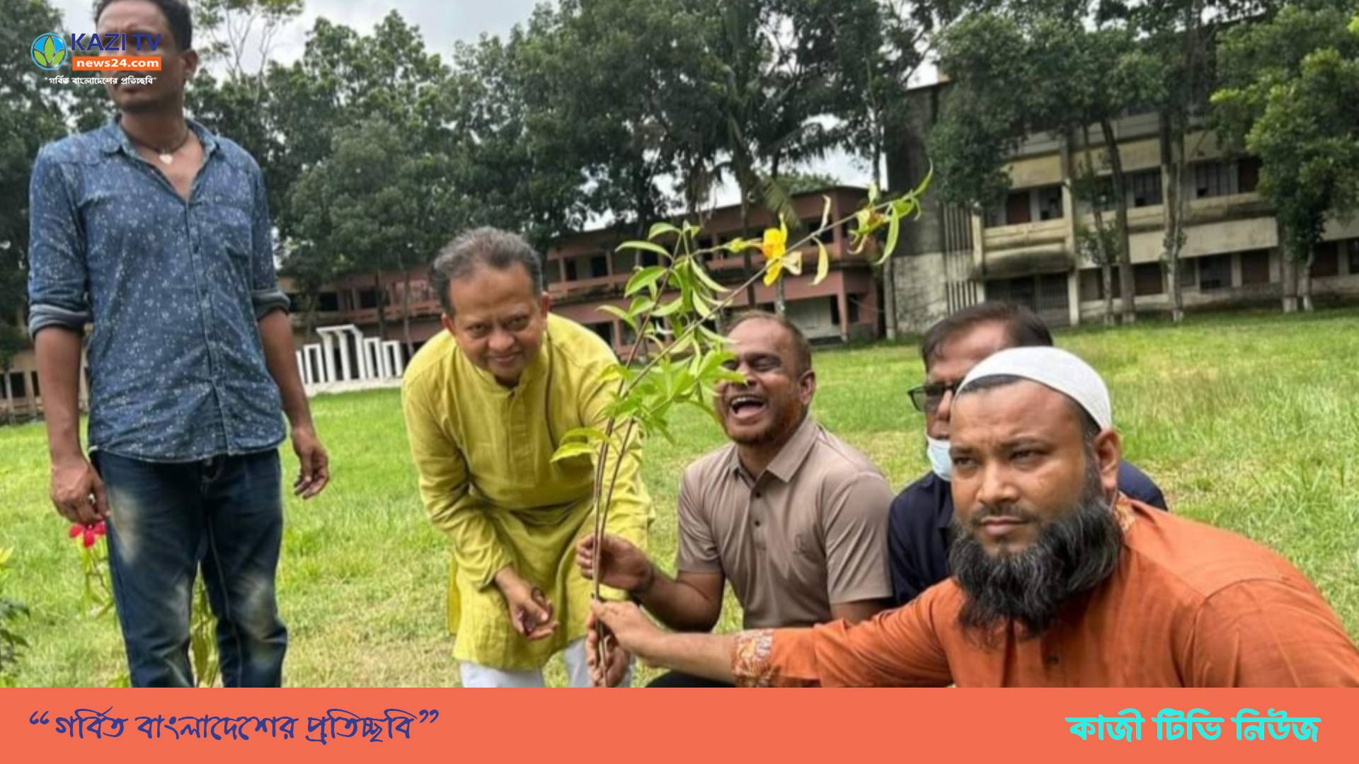 মতলব উত্তরে ব্যারিস্টার ওবাইদুর রহমান টিপু'র বৃক্ষ রোপন