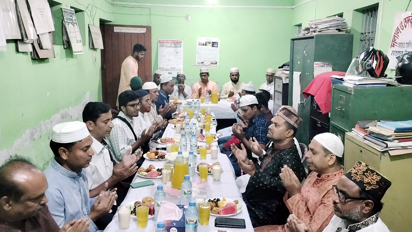 মতলব উত্তরে সাংবাদিকদের সাথে থানা পুলিশের ইফতার মাহফিল