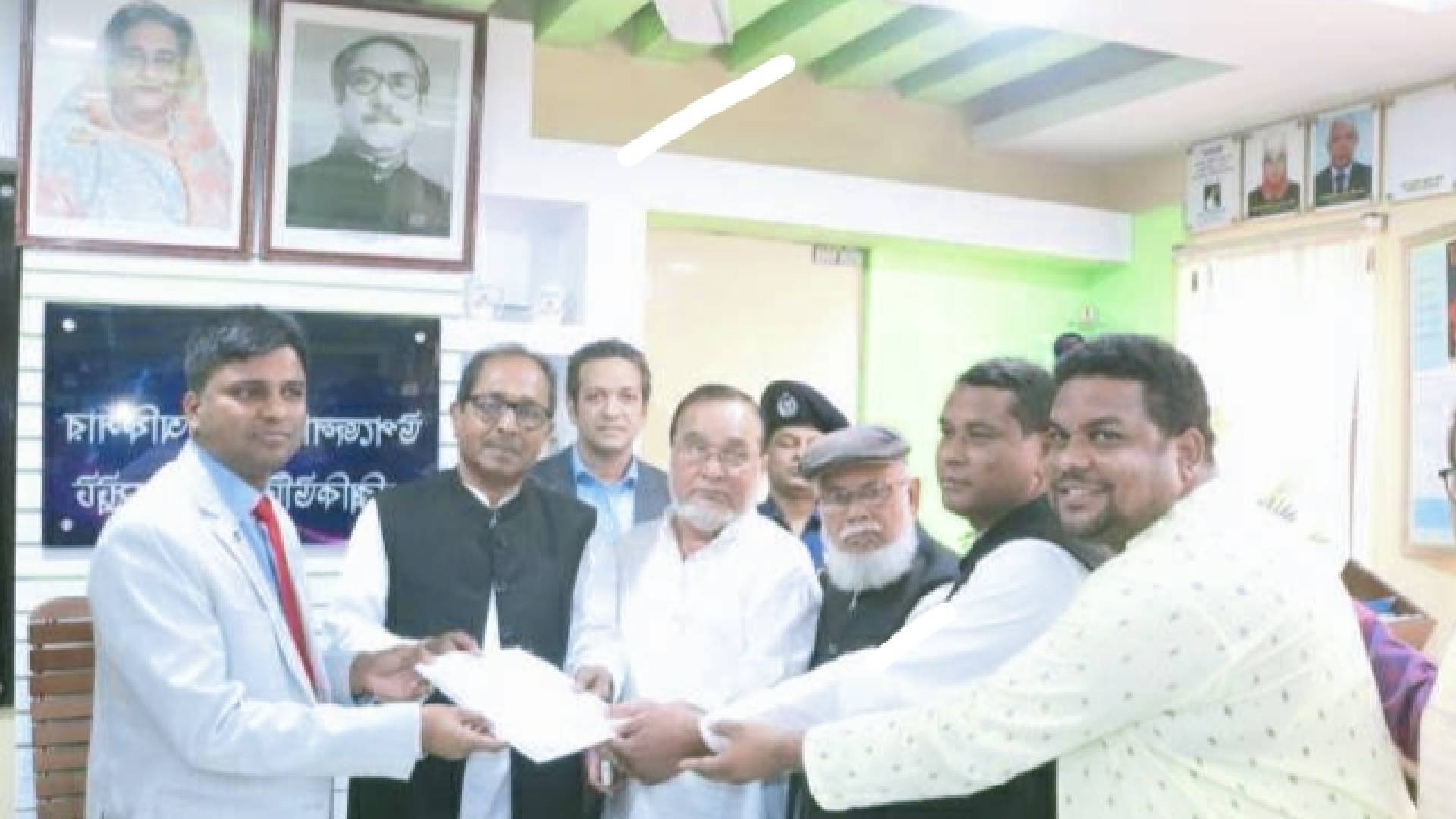মনোনয়নপত্র জমা দিলেন দলের মনোনীত প্রার্থী আলহাজ্ব আব্দুল ওয়াদুদ দারা
