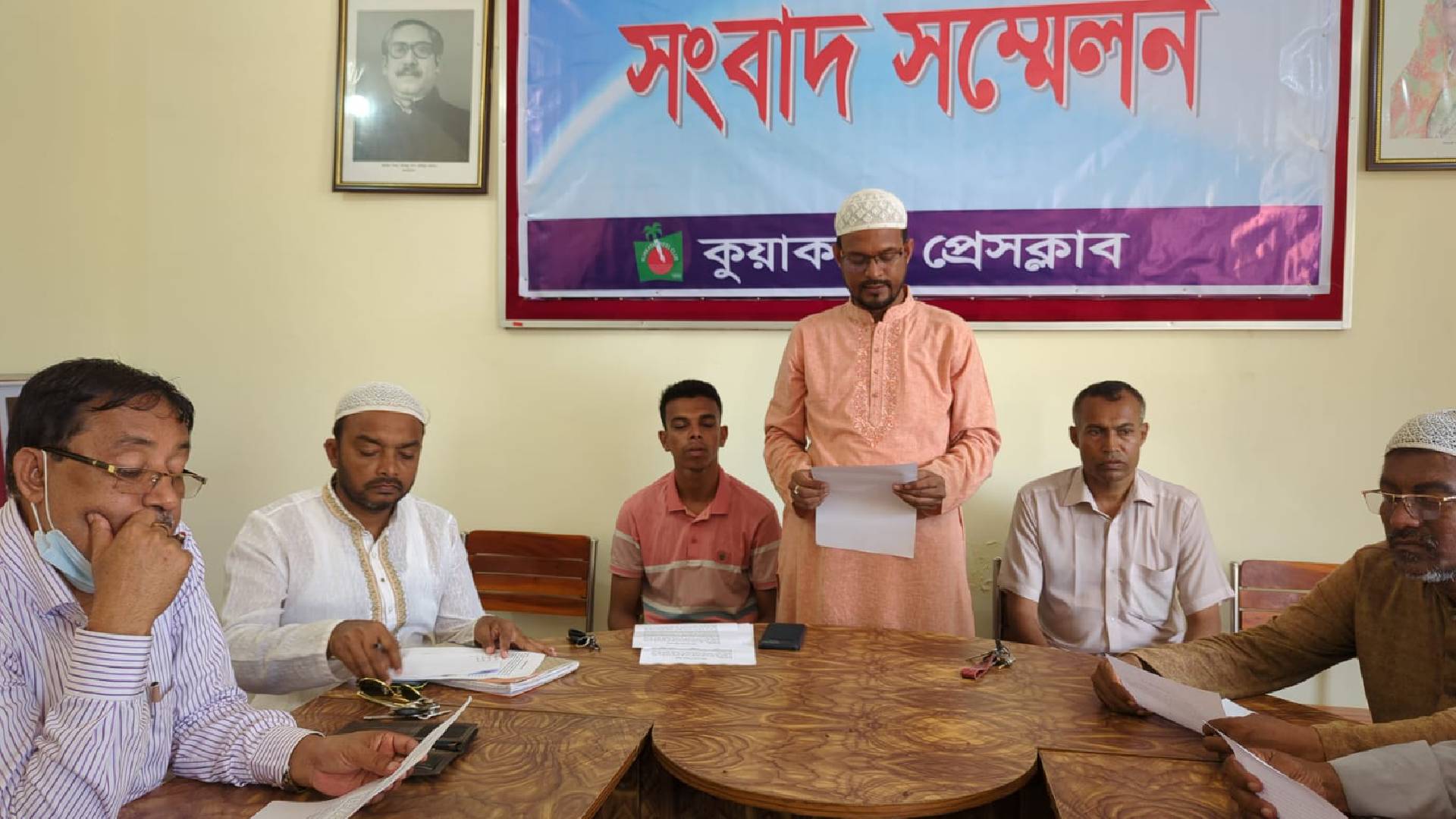মহিপুর থানা শ্রমীক লীগ সভাপতির বিরুদ্ধে মিথ্যা মামলা দিয়ে হয়রানীর অভিযোগে সাংবাদ সন্মেলন।