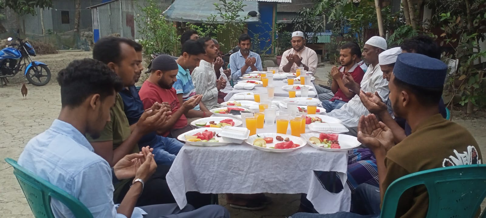 মাদারীপুরে সাংবাদিক মেহেদী হাসান বাবুর মায়ের রুহের মাগফেরাত কামনায় দোয়া ও ইফতার মাহফিল