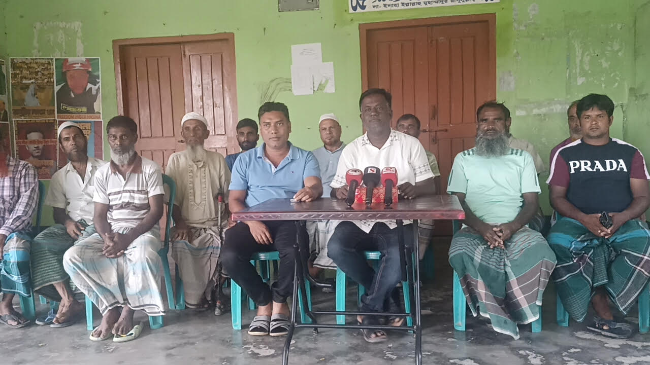 মেঘনা নদীতে অবৈধ বালু উত্তোলনের বিরুদ্ধে কঠোর হুঁশিয়ারি প্যানেল চেয়ারম্যান মেহেদী হাসানের