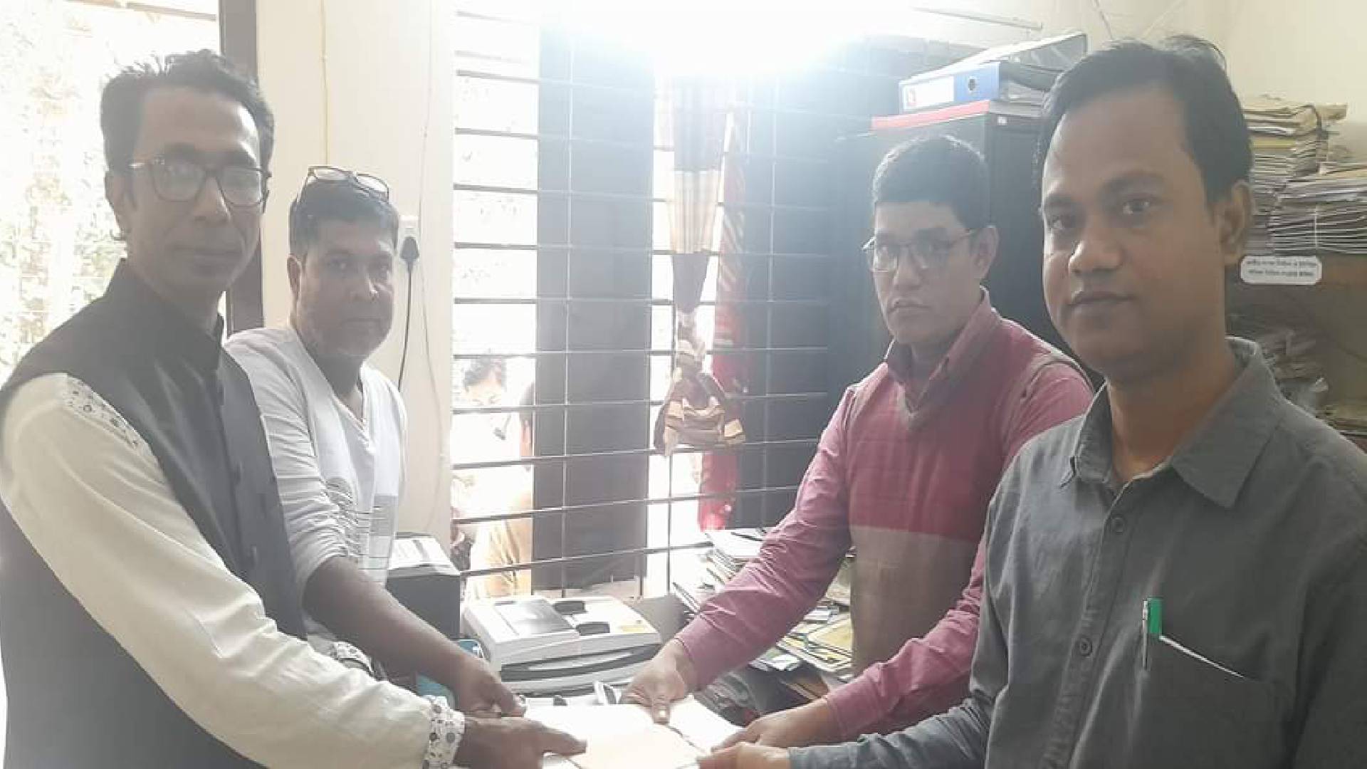 মেয়র জাকির এর মা জাহানারা নাটোর-৪ আসনের স্বতন্ত্র প্রার্থী