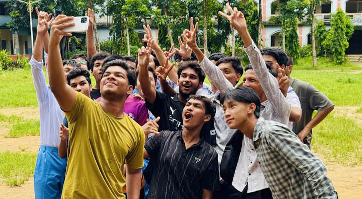 যে বোর্ডে পাসের হারে এগিয়ে ছেলেরা