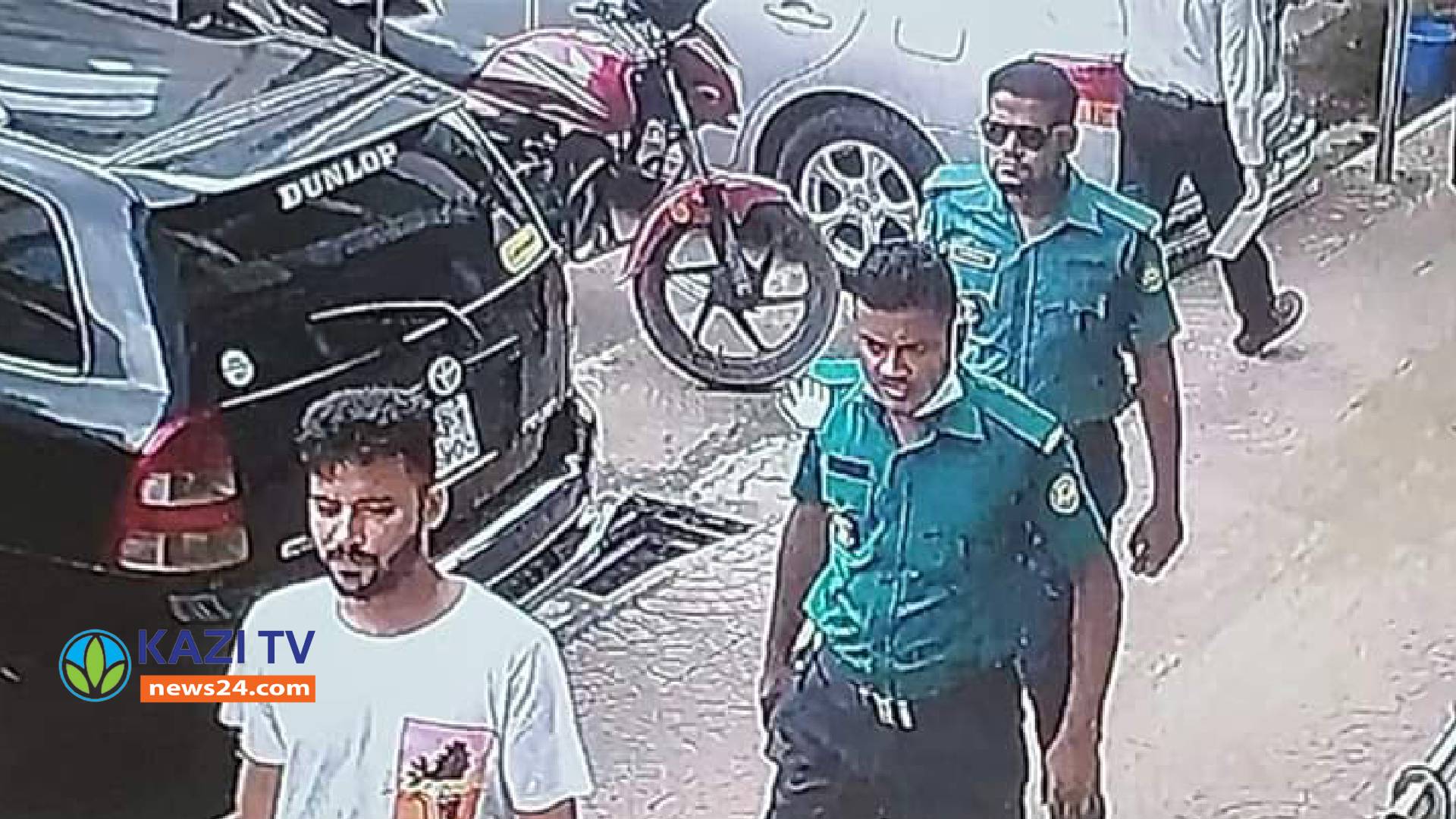 রাজধানীতে দিনে দুপুরে ব্যাংকে ঢুকে ২০ লাখ টাকা ছিনতাই করলো দুই পুলিশ সদস্য!