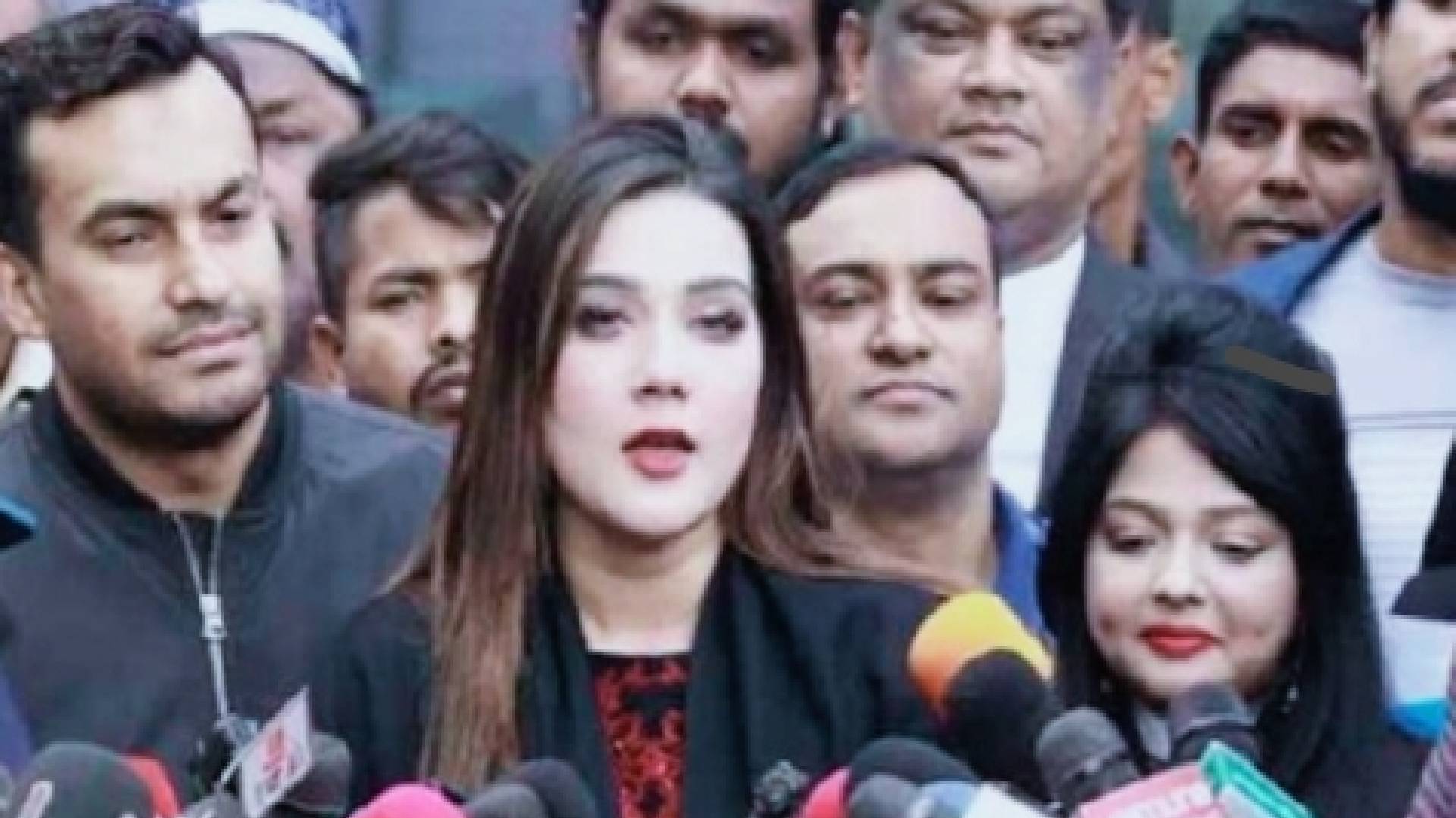 রাজশাহী আসনে স্বতন্ত্র প্রার্থী হয়েছেন শারমিন আক্তার নিপা মাহিয়া