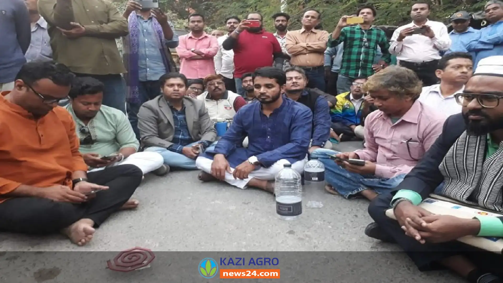 রাজশাহীতে সাংবাদিকের ওপর হামলাকারী কারা?