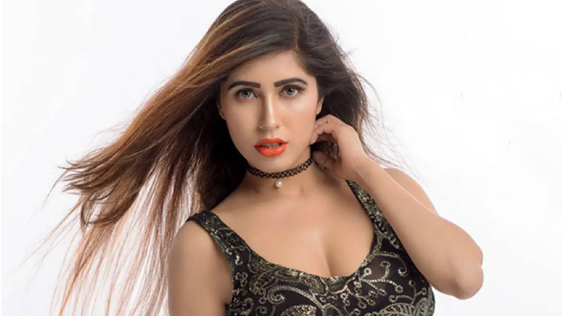 রাস্তায় হেনস্তার শিকার নায়লা নাঈম