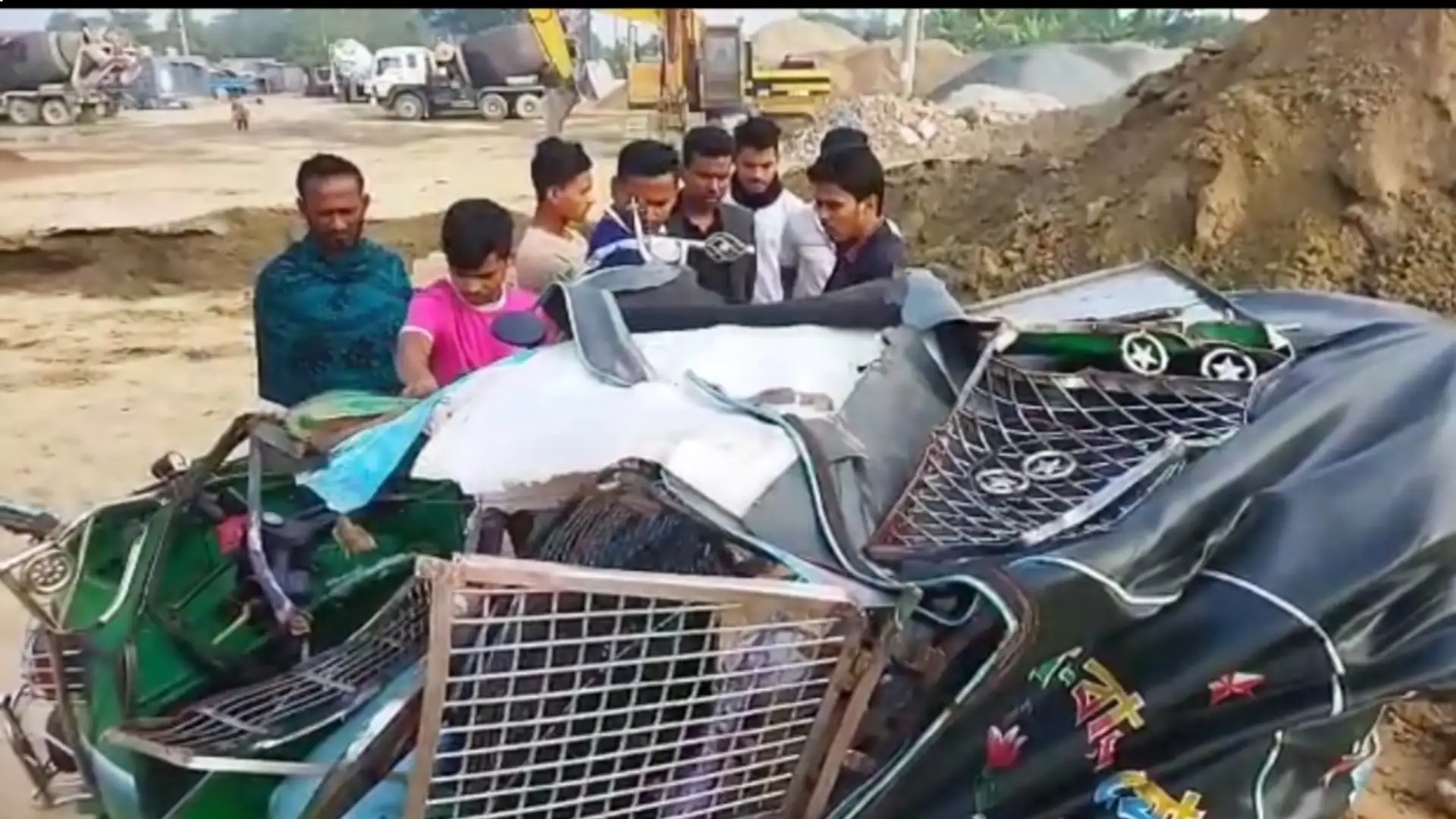 রূপগঞ্জে ইছারমাথা সিএনজি মুখোমুখি সংঘর্ষে নিহত-১,আহত-৫