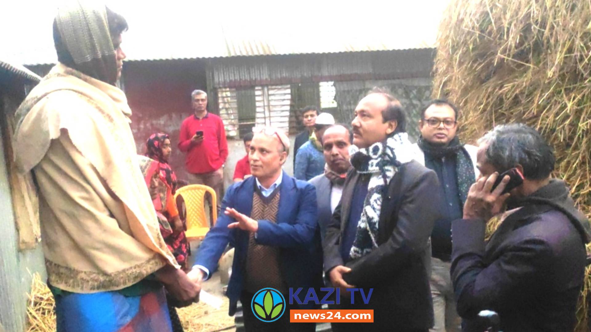 লম্বা মানুষ আছর আলীর চিকিৎসার দায়িত্ব নিলেন ডাঃ বিদ্যুৎ চন্দ্র দেবনাথ