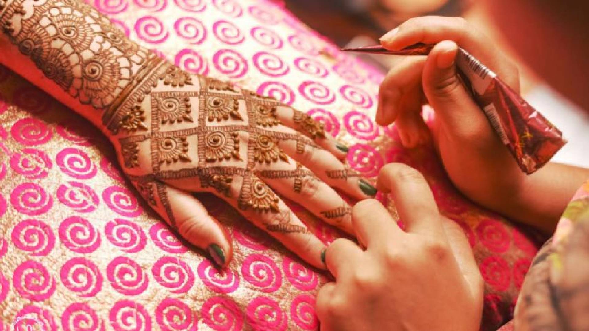 শরীরের কোন কোন অঙ্গে মেহেদী ব্যবহার জায়েজ?