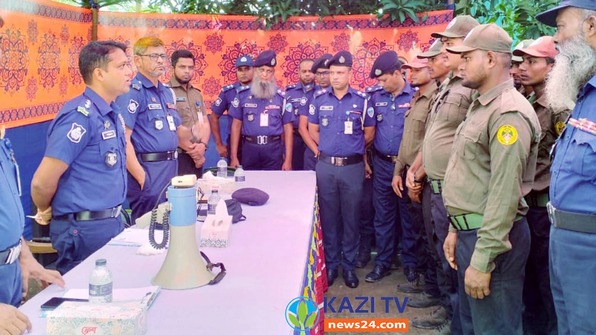 শারদীয় দূর্গাপূজা উদযাপন উপলক্ষ্যে মতলব উত্তর থানা পুলিশের   ব্রিফিং