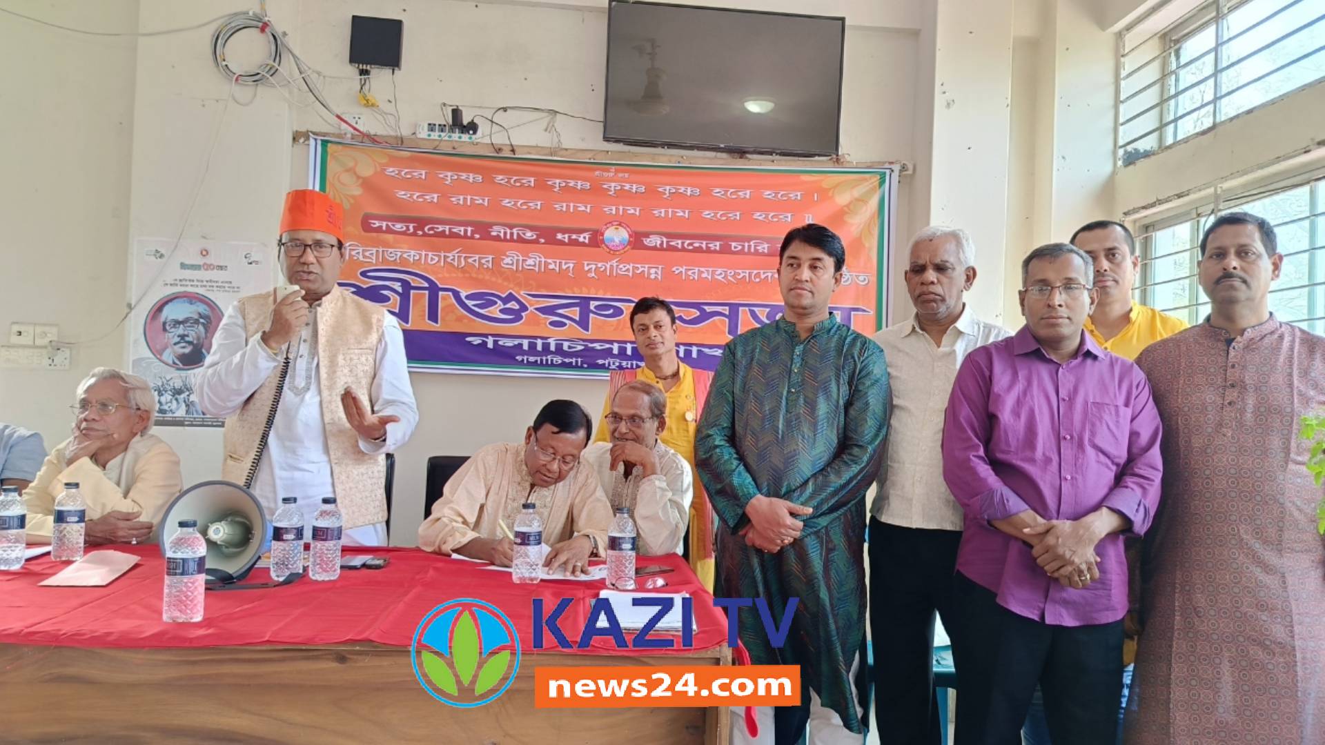 শ্রীগুরু সঙ্ঘ গলাচিপা শাখার সভাপতি অসীম-সাধারণ সম্পাদক নির্মল কর্মকার