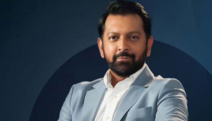 সত্যিই কী রাজনীতিতে যোগ দিচ্ছেন তাহসান?