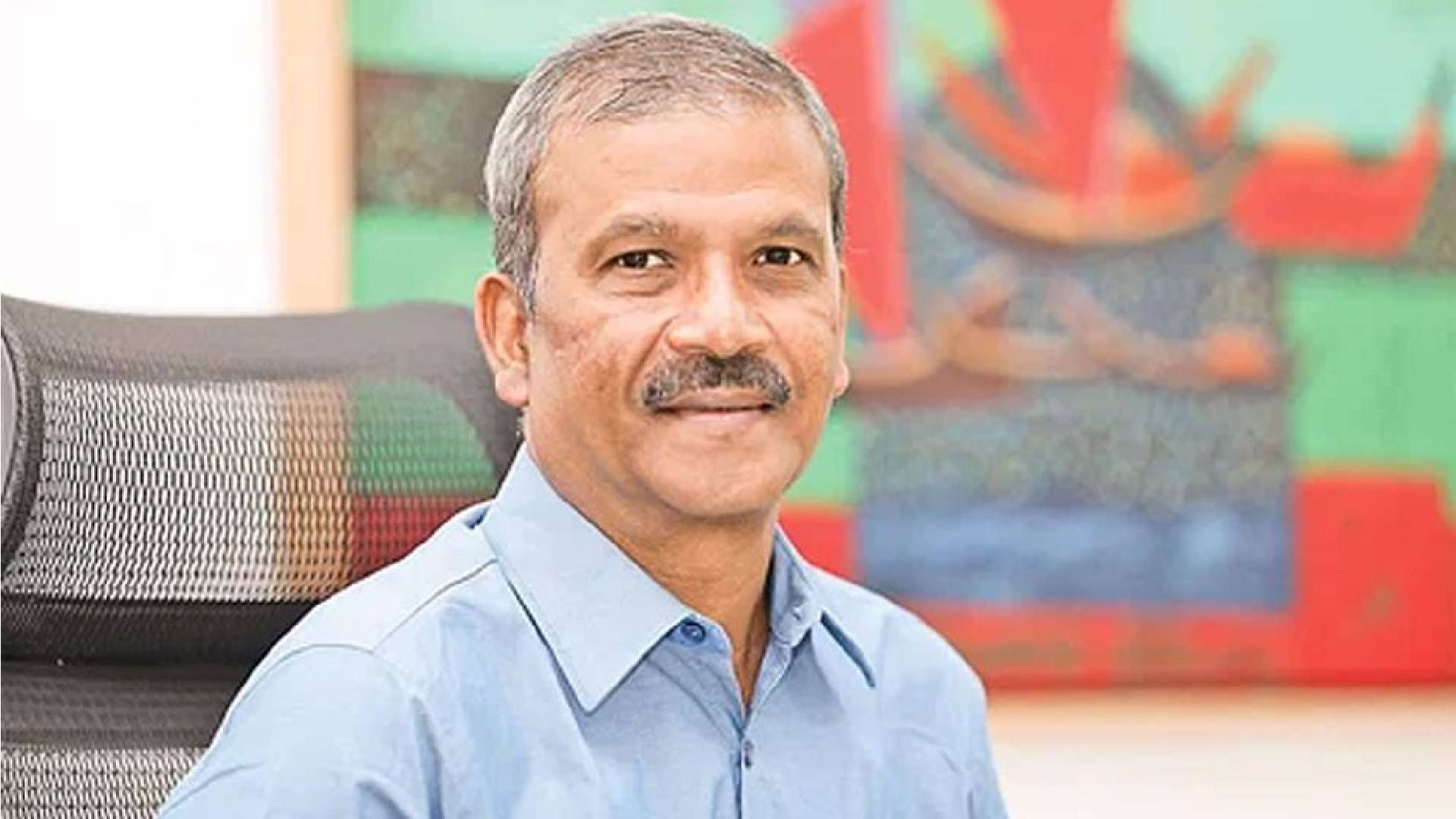 সরকারি অফিসে ৫০ ভাগ লোক কাজ করে না : আসিফ নজরুল