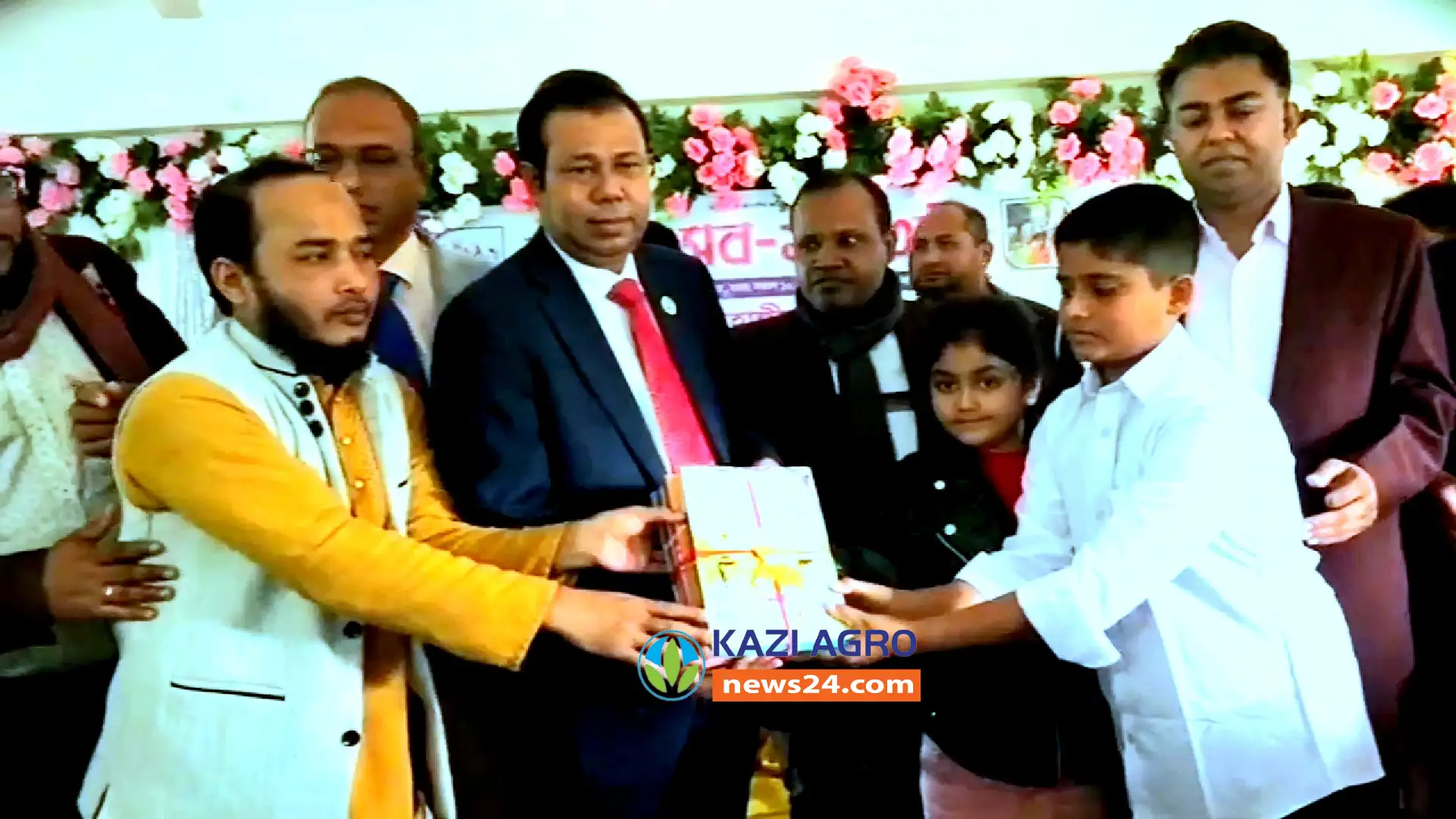 সারাদেশের ন্যায় নোয়াখালীতে ২০২৩ শিক্ষাবর্ষে আনন্দগণ পরিবেশের মধ্য দিয়ে বই উৎসব অনুষ্ঠিত
