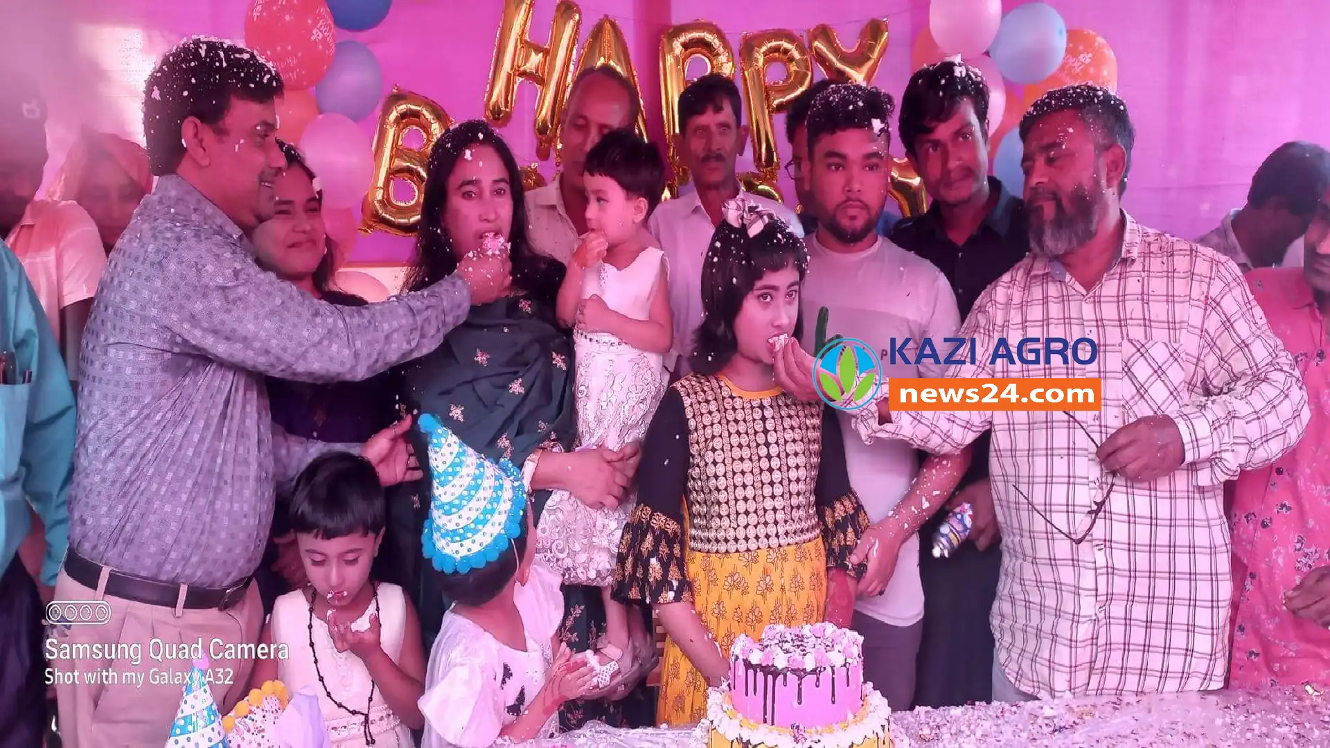 সুন্দরগঞ্জে আওয়ামীলীগ সাধারণ সম্পাদকের মেয়ের জন্মদিনে নেতাকর্মীদের মিলন মেল।