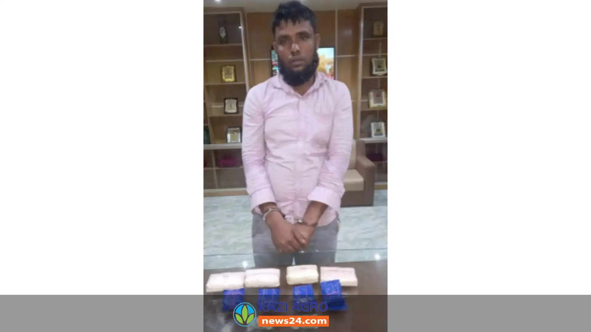 সোনারগাঁয়ে আইচ ও ইয়াবাহ মাদক কারবারী গ্রেপ্তার