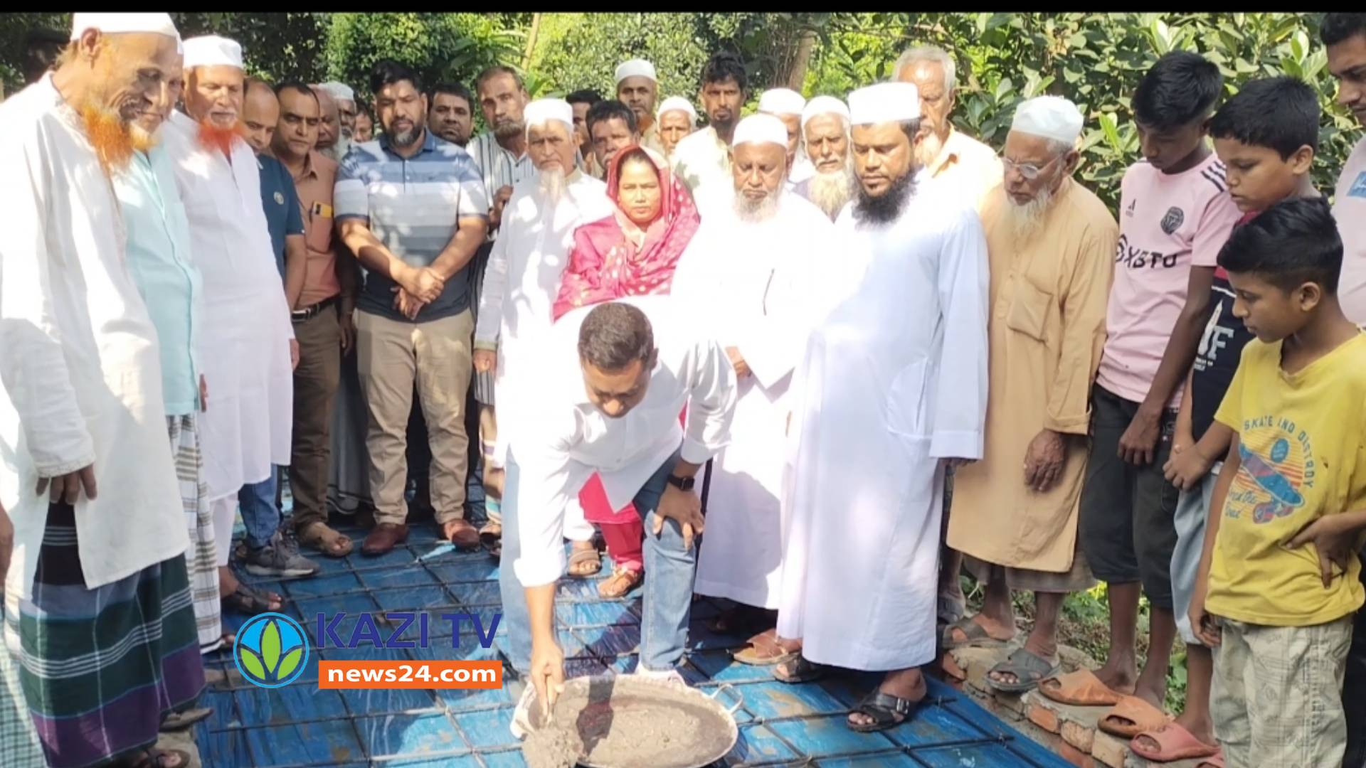 সোনারগাঁয়ে রাস্তার কাজের উদ্ধোধন করলেন চেয়ারম্যান জিন্নাহ্