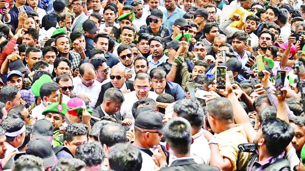 স্থিতিশীলতা বজায় রাখতে শিক্ষার্থীদের সহযোগিতা চান প্রধানমন্ত্রী
