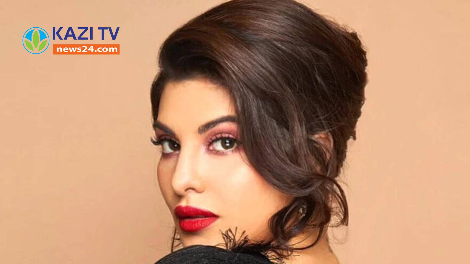 হলিউডে জ্যাকুলিনের বড় চমক