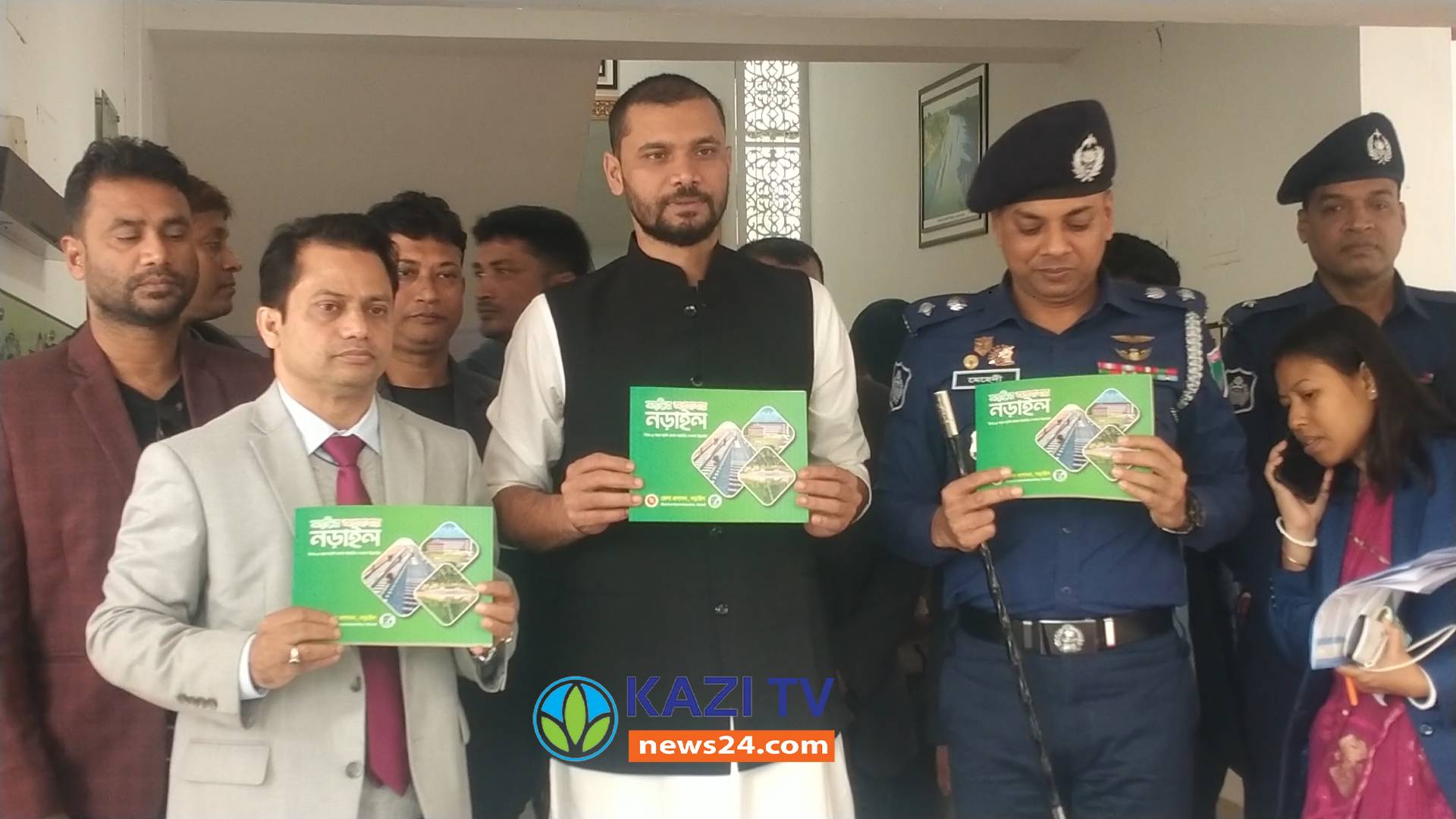 হুইপ হয়ে নড়াইলে মাশরাফির আগমন।