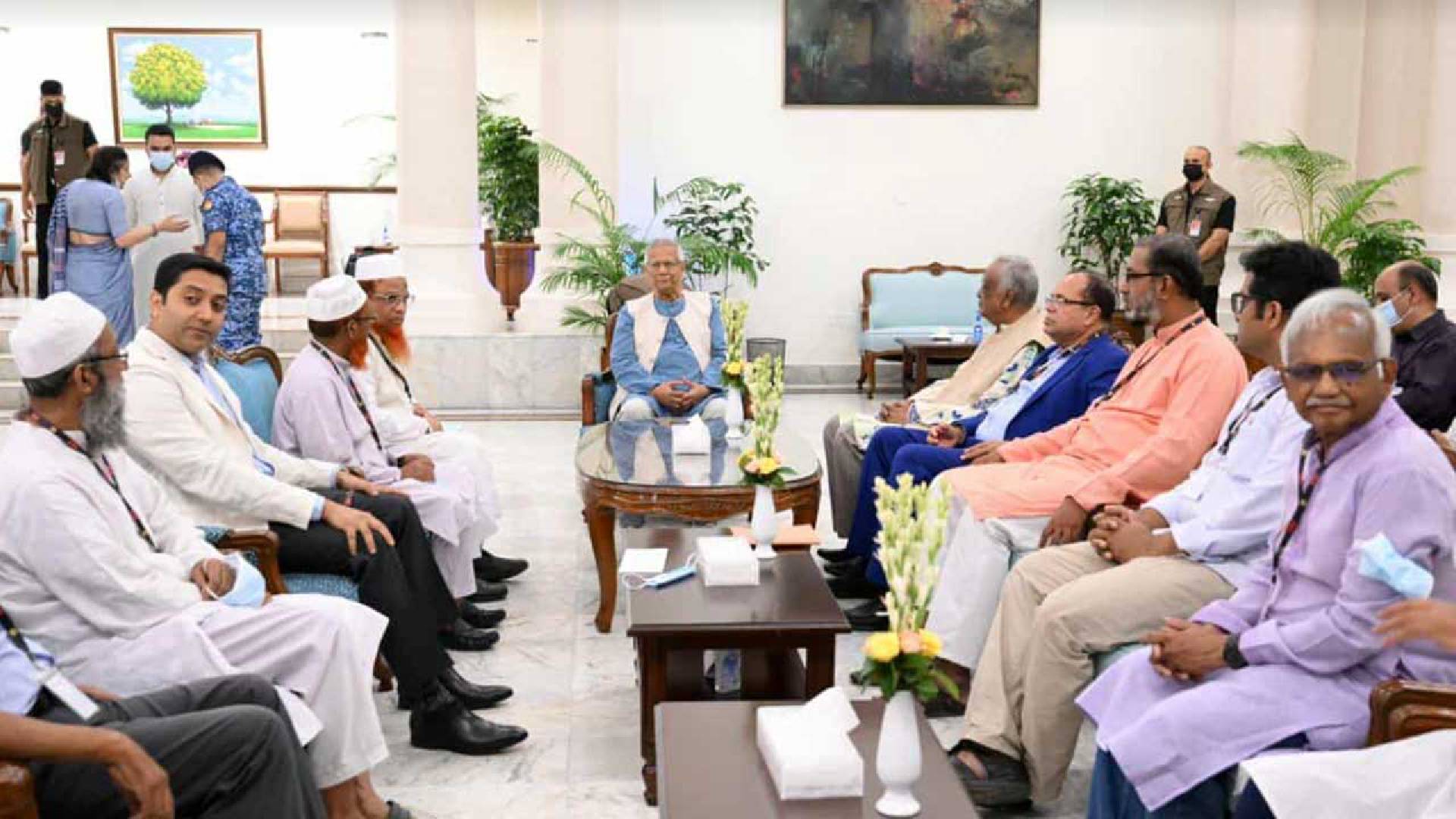 ১৪ দলের সঙ্গে বৈঠকে প্রধান উপদেষ্টা