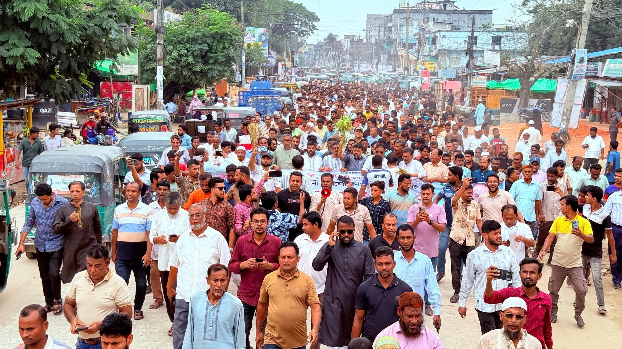 ‎ফেনী-১ আসনে খালেদা জিয়াকে মনোনয়ন দেয়ায় ছাগলনাইয়ায় বিএনপির আনন্দ মিছিল